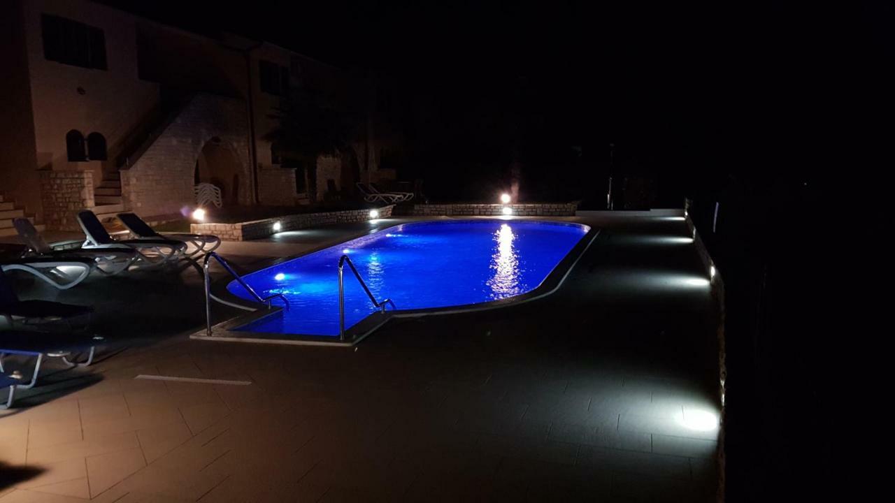 Holiday Home Marina Kaštelir Buitenkant foto