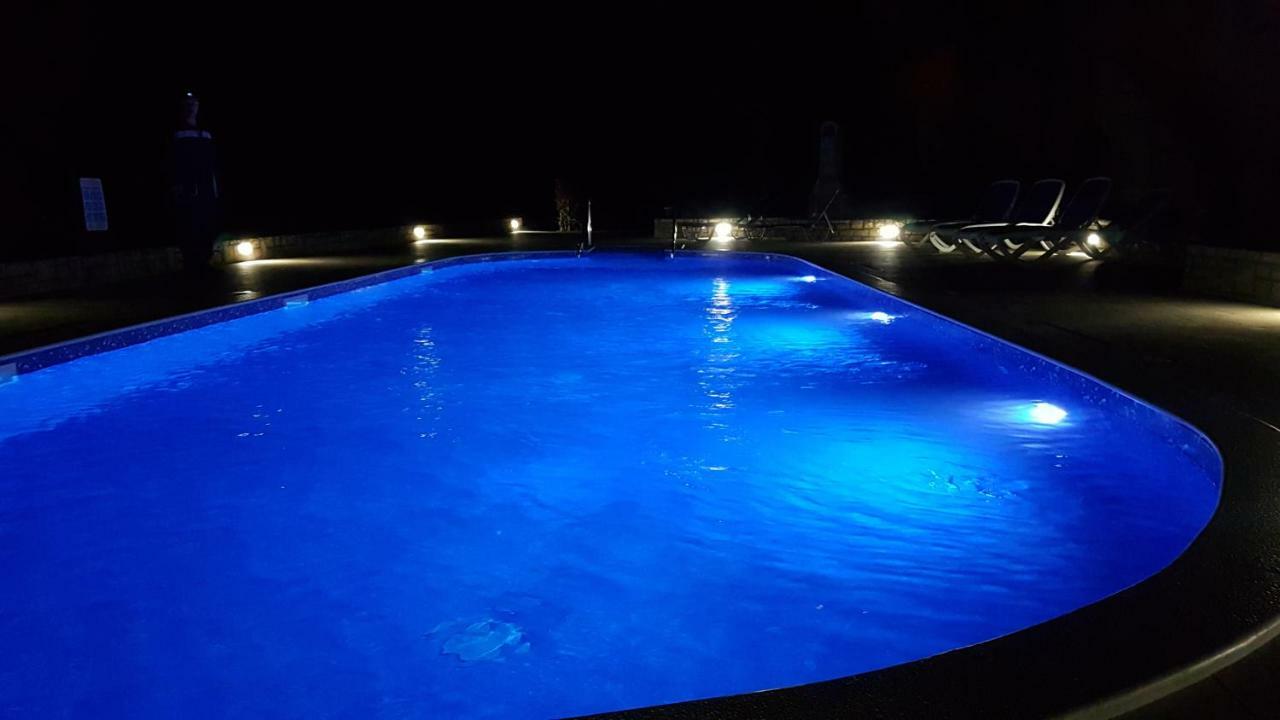 Holiday Home Marina Kaštelir Buitenkant foto