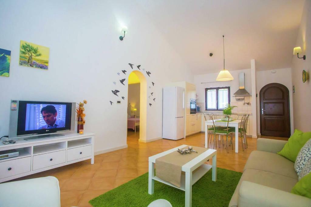 Holiday Home Marina Kaštelir Buitenkant foto